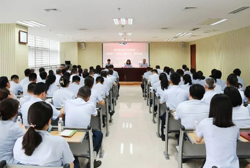 明升MS88体育登录党委书记讲授七一专题党课